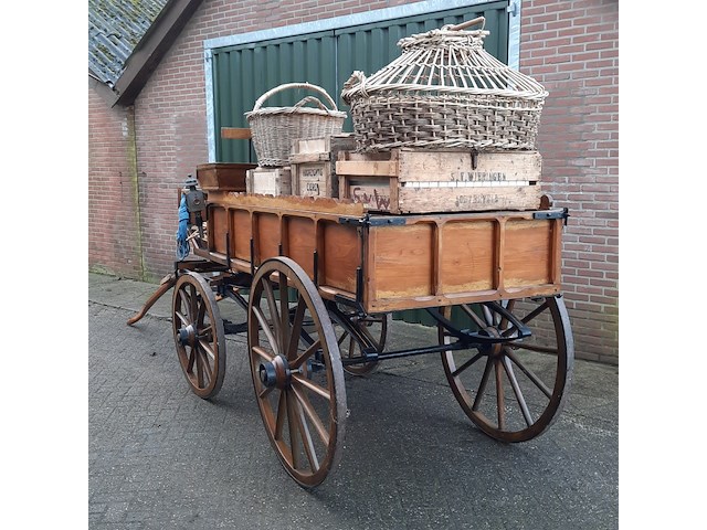 Paardenrijtuig met inhoud - afbeelding 14 van  19