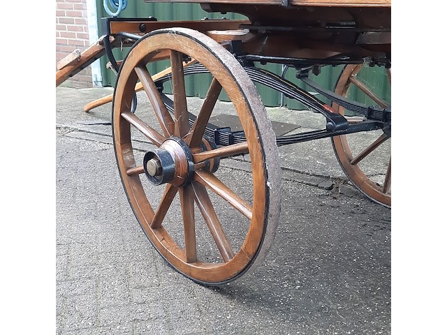 Paardenrijtuig met inhoud - afbeelding 16 van  19