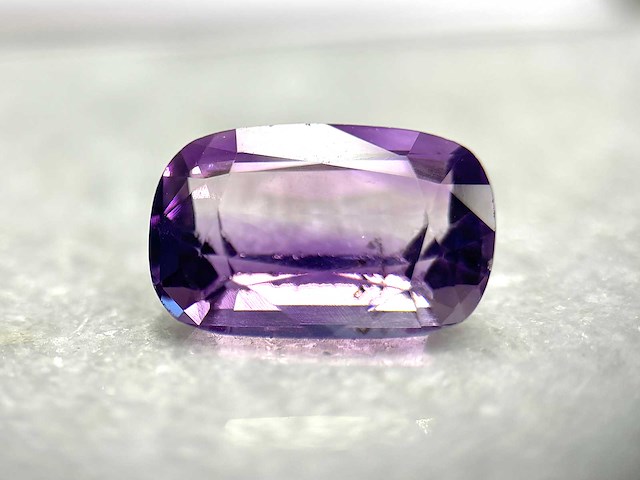 Paarse amethist 10.96 carat natuurlijke amethist - afbeelding 1 van  4