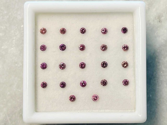 Paarse diamant 1.00 carat natuurlijke diamant - afbeelding 1 van  3