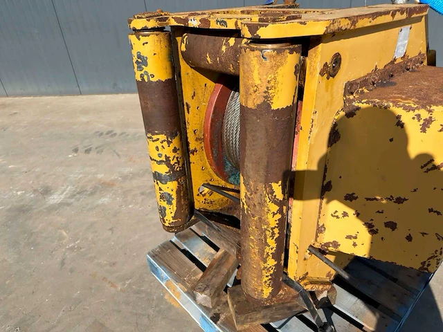 Paccar pa110 hydraulische lier voor caterpillar d6h / d6r / d6t – 2.050 kg - afbeelding 8 van  10