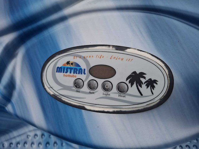 Pacific 5 persoons jacuzzi en buitenspa - afbeelding 3 van  25