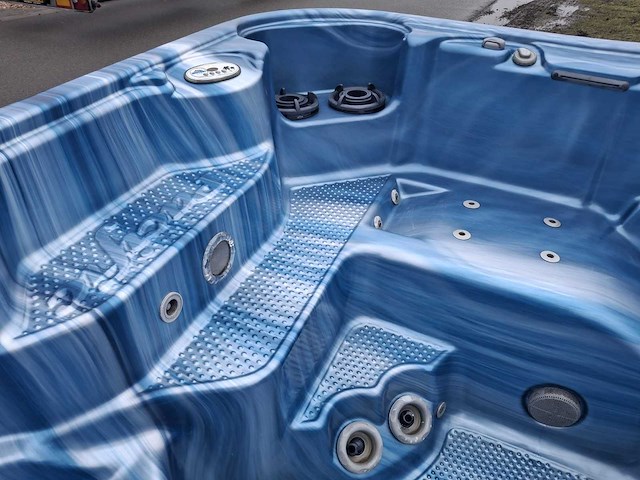 Pacific 5 persoons jacuzzi en buitenspa - afbeelding 11 van  25