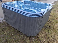 Pacific 5 persoons jacuzzi en buitenspa - afbeelding 22 van  25