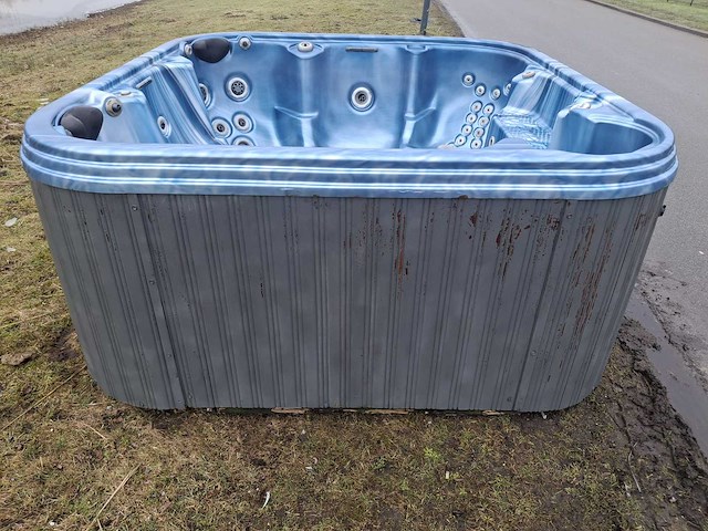 Pacific 5 persoons jacuzzi en buitenspa - afbeelding 9 van  25