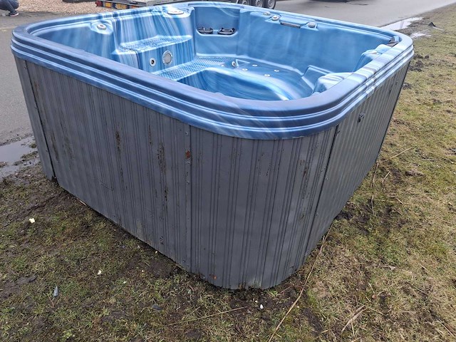 Pacific 5 persoons jacuzzi en buitenspa - afbeelding 3 van  3