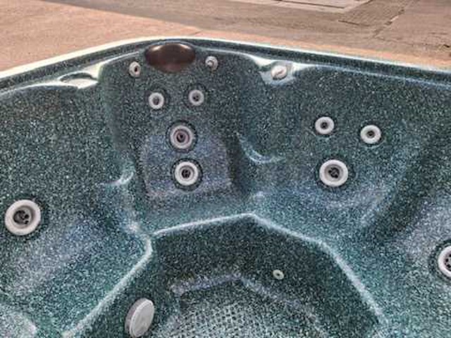 Pacific 6 persoons amerikaans jacuzzi en buitenspa - afbeelding 16 van  20