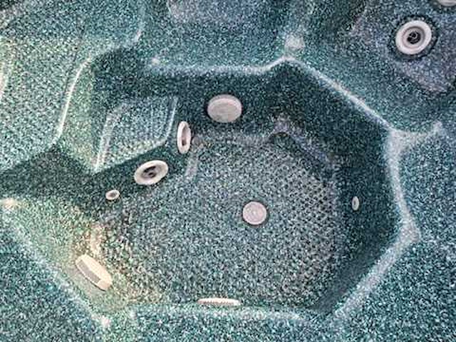 Pacific 6 persoons amerikaans jacuzzi en buitenspa - afbeelding 3 van  20