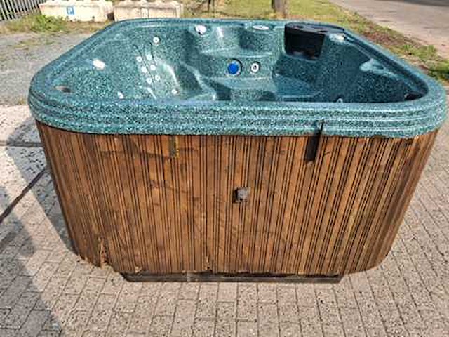 Pacific 6 persoons amerikaans jacuzzi en buitenspa - afbeelding 4 van  20