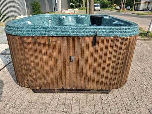 Pacific 6 persoons amerikaans jacuzzi en buitenspa - afbeelding 10 van  20