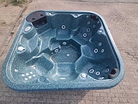 Pacific 6 persoons amerikaans jacuzzi en buitenspa