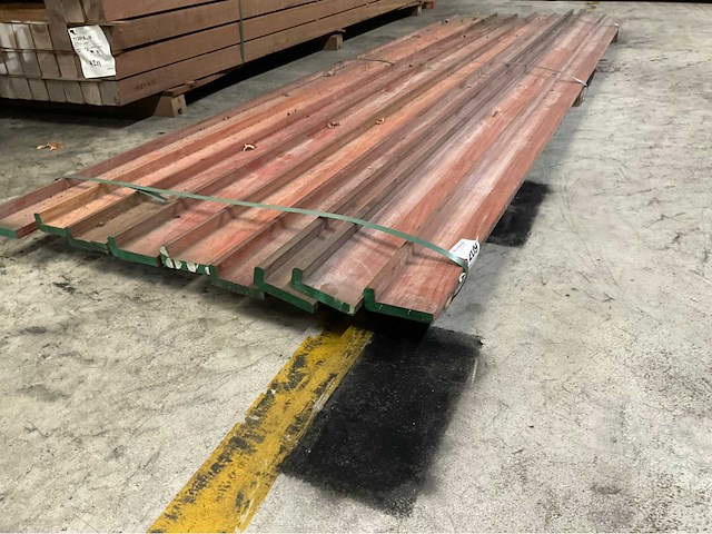 Padouk afdekplank met sponning 45x120 mm (9x) - afbeelding 1 van  6