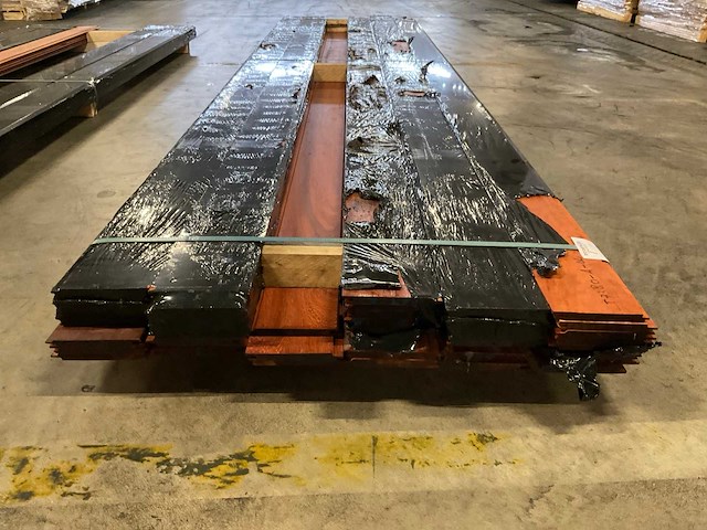 Padouk planchetten 15x130 mm ca. 0,330 m³ - afbeelding 1 van  6