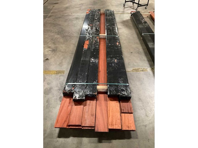 Padouk planchetten 15x130 mm ca. 0,330 m³ - afbeelding 4 van  6