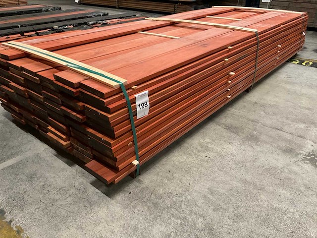 Padouk planken 21x145 mm geschaafd met vellingkant (102x) - afbeelding 1 van  5