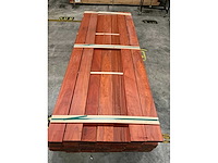 Padouk planken 21x145 mm geschaafd met vellingkant (102x) - afbeelding 4 van  5