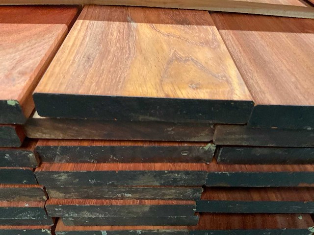 Padouk planken 21x145 mm geschaafd met vellingkant (102x) - afbeelding 5 van  5