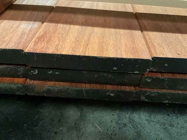 Padouk planken 21x145 mm geschaafd met vellingkant (23x) - afbeelding 6 van  6