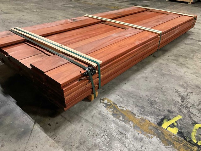 Padouk planken 21x145 mm geschaafd met vellingkant (46x) - afbeelding 3 van  6