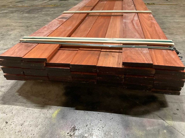 Padouk planken 21x145 mm geschaafd met vellingkant (46x) - afbeelding 4 van  6