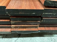 Padouk planken 21x145 mm geschaafd met vellingkant (46x) - afbeelding 6 van  6