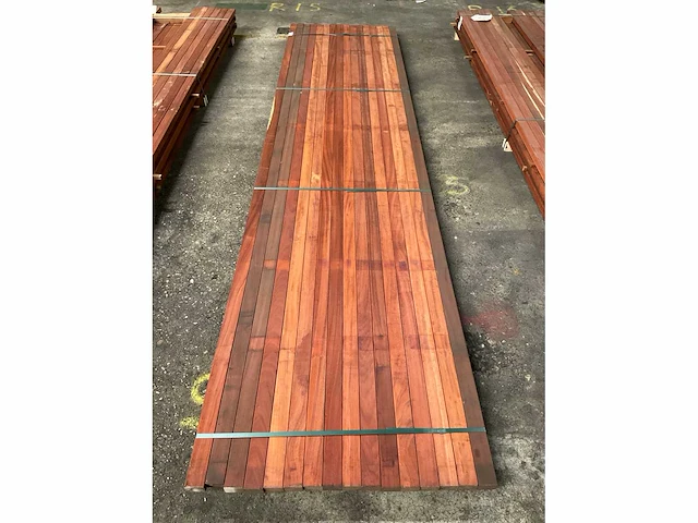 Padouk regels 40x60 mm geschaafd (16x) - afbeelding 4 van  5