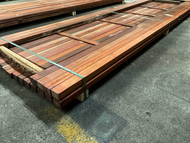 Padouk regels 40x60 mm geschaafd (23x) - afbeelding 3 van  6