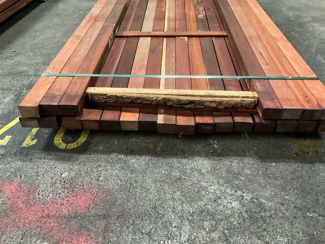 Padouk regels 40x60 mm geschaafd (23x) - afbeelding 4 van  6