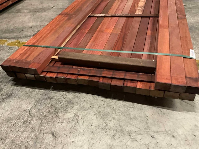 Padouk regels 40x60 mm geschaafd (23x) - afbeelding 2 van  6