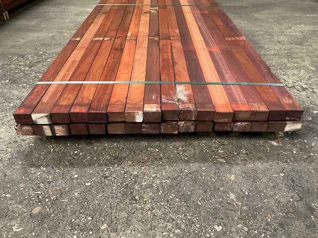 Padouk regels 40x60 mm geschaafd (32x) - afbeelding 3 van  5