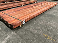 Padouk regels 40x60 mm geschaafd (32x) - afbeelding 1 van  5