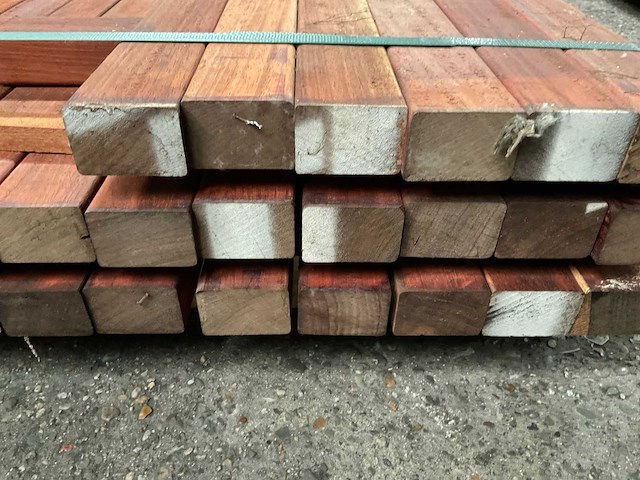 Padouk regels 40x60 mm geschaafd (43x) - afbeelding 6 van  6