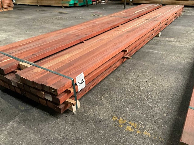 Padouk regels 40x60 mm geschaafd (46x) - afbeelding 1 van  6