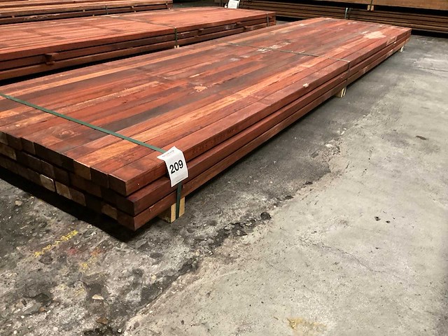 Padouk regels 40x60 mm geschaafd (48x) - afbeelding 1 van  6