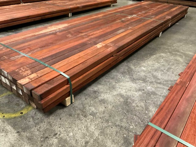 Padouk regels 40x60 mm geschaafd (48x) - afbeelding 3 van  6