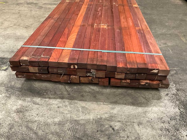 Padouk regels 40x60 mm geschaafd (48x) - afbeelding 3 van  4