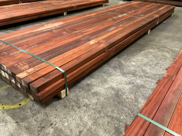 Padouk regels 40x60 mm geschaafd (48x) - afbeelding 3 van  6