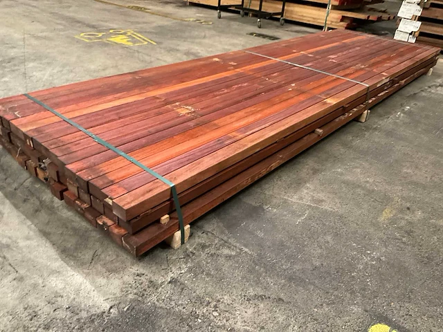 Padouk regels 40x60 mm geschaafd (48x) - afbeelding 4 van  6