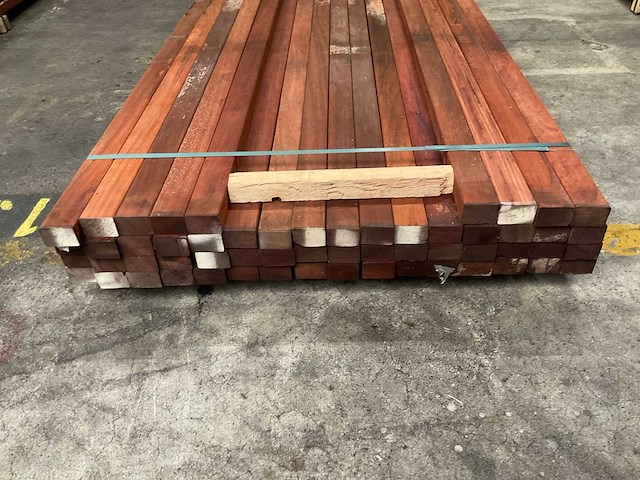 Padouk regels 40x60 mm geschaafd (57x) - afbeelding 4 van  6