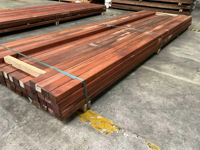 Padouk regels 40x60 mm geschaafd (57x) - afbeelding 3 van  6