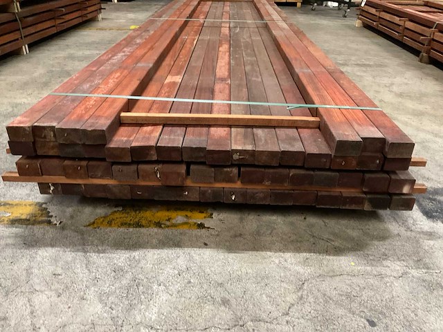 Padouk regels geschaafd 40x60 mm (55x) - afbeelding 4 van  6