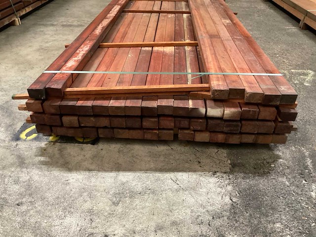 Padouk regels geschaafd 40x60 mm (55x) - afbeelding 4 van  6