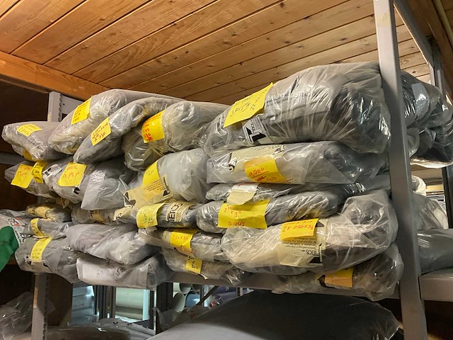 Pakken flanel stof (circa. 300 stuks) - afbeelding 4 van  27