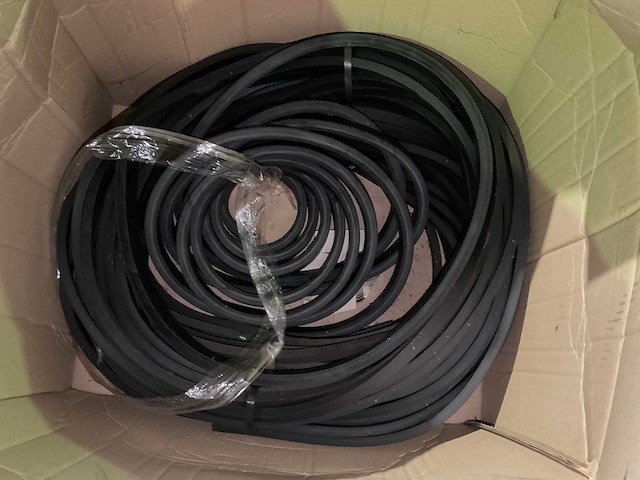 Pakking mangatdeksel en wabco luchtslang - afbeelding 1 van  3