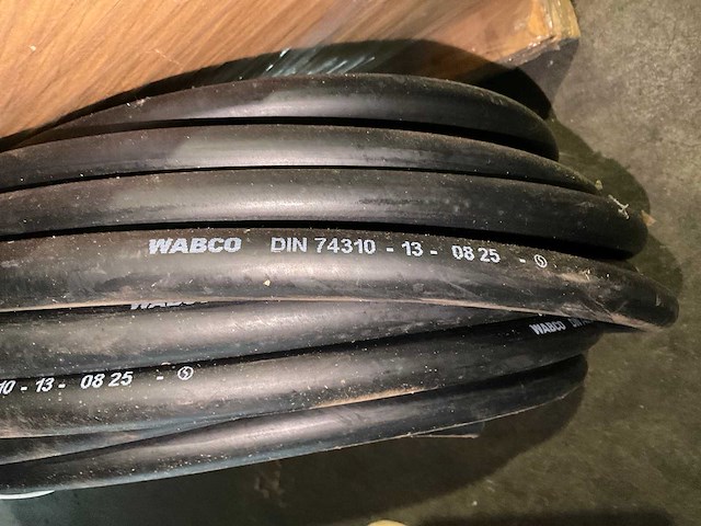 Pakking mangatdeksel en wabco luchtslang - afbeelding 3 van  3