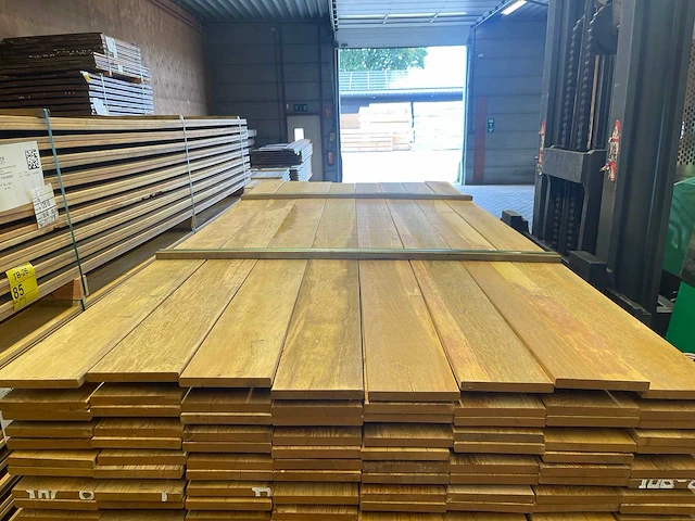 Pakoeli planken geschaafd 2000-2500x140x16mm (192x) - afbeelding 1 van  3