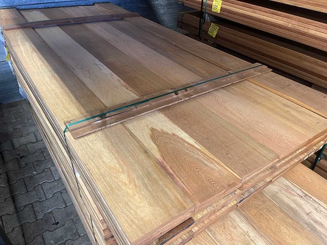 Pakoeli planken geschaafd 2000-2500x190x16mm (76x) - afbeelding 1 van  3