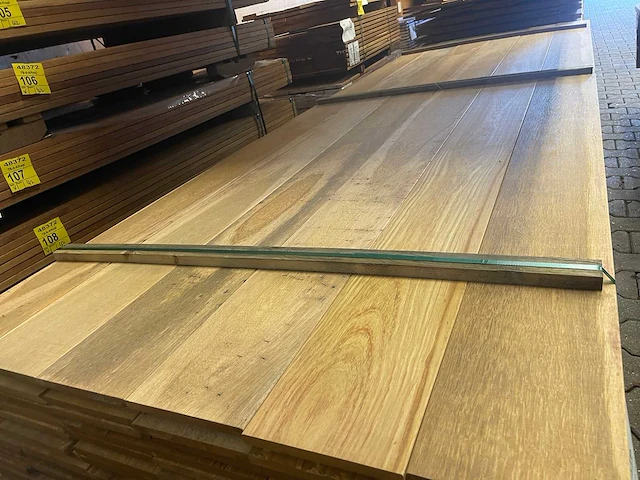 Pakoeli planken geschaafd 3500x190x16mm (114x) - afbeelding 1 van  3