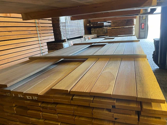 Pakoeli planken geschaafd 3500x90x16mm (153x) - afbeelding 2 van  3