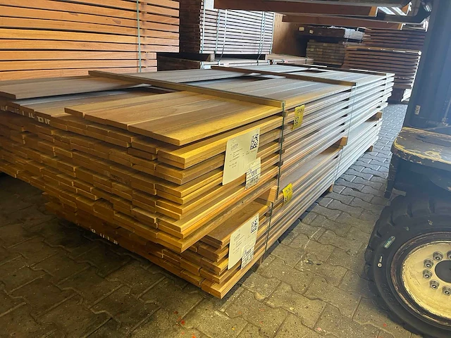 Pakoeli planken geschaafd 3500x90x16mm (153x) - afbeelding 3 van  3